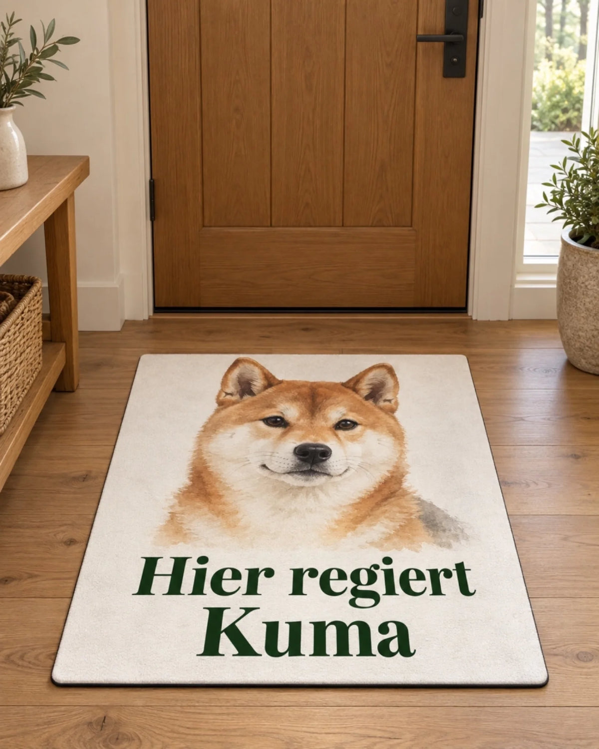 Personalisierte Fußmatte: Hier regiert dein Liebling mit Shiba Inu und Namen Kuma im Aquarell-Stil