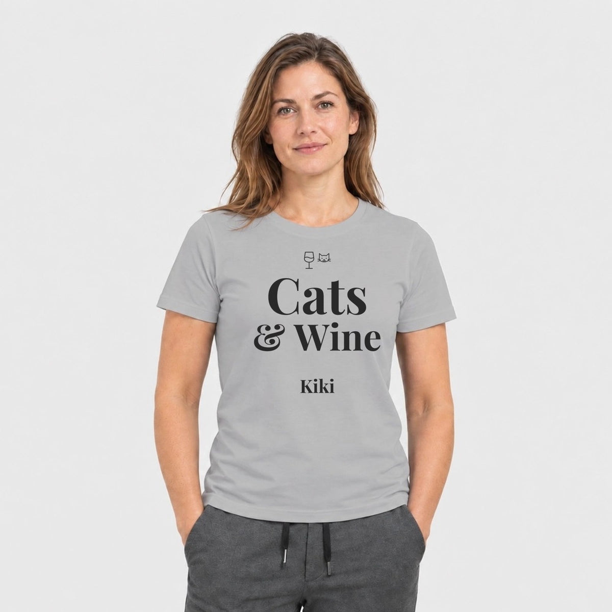 T-Shirt in Grau meliert mit Motiv „Cats & Wine“ und dem Namen Kiki