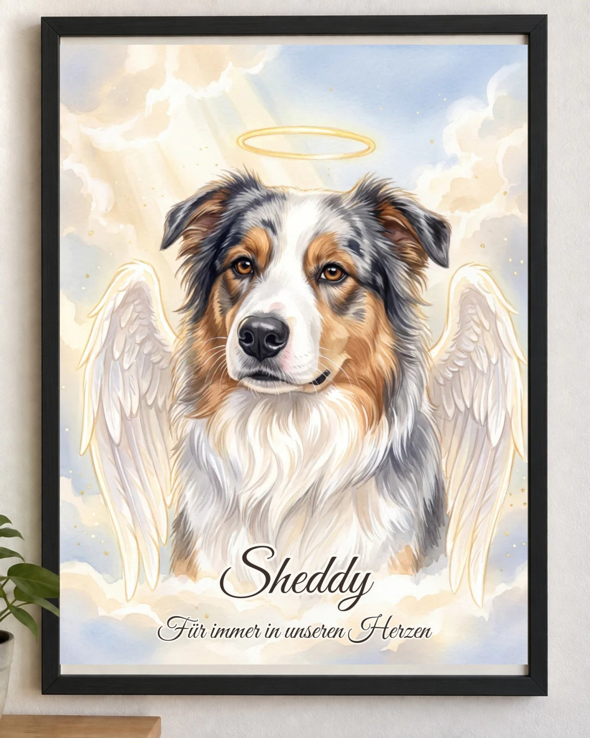 Ritratto commemorativo Angelo con cornice in legno nera, formato verticale: il cane Sheddy con ali d'angelo e aureola davanti a un cielo chiaro, con nome