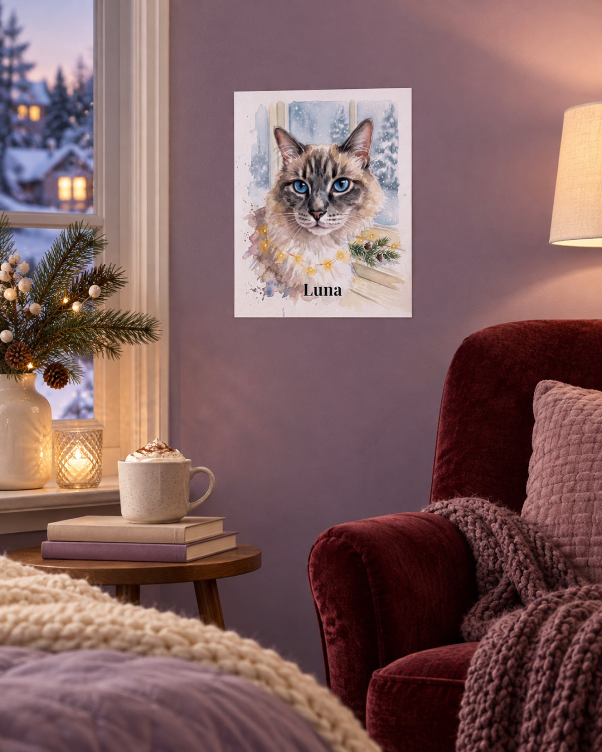 Ungerahmtes Poster mit Pointkatze Luna in einer Lifestyle-Szene: violettes Schlafzimmer im Winter, kleines rahmenloses Poster an der Wand nahe einem dunkelroten Sessel
